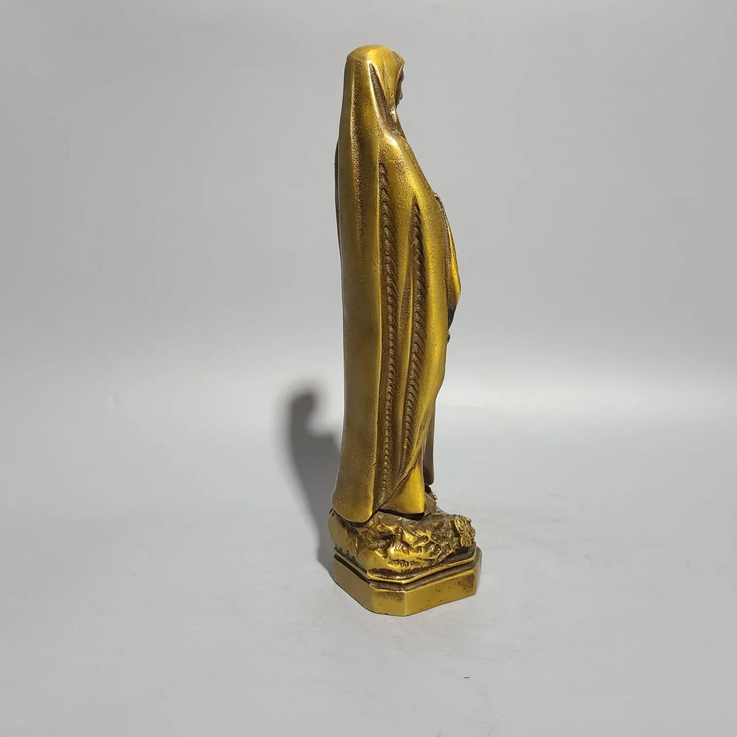 Catholic Mary Goddess Statue Madonna Virgin Mary Ornament Statue Jesus Brass Home Decor Christmas Ornament Gift