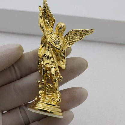 Christian Saint Michael FigurineThe Archangel Defeating Satan Guardian Statues Zinc Alloy Ctafts For Home Room Tabletop Desktop