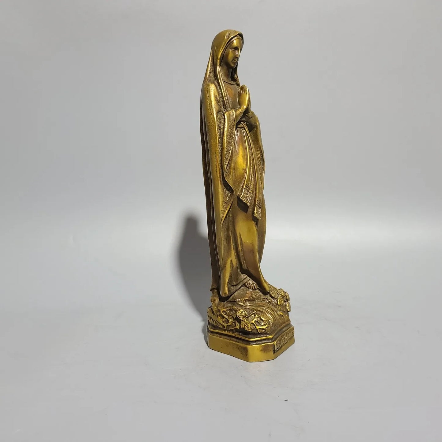 Catholic Mary Goddess Statue Madonna Virgin Mary Ornament Statue Jesus Brass Home Decor Christmas Ornament Gift